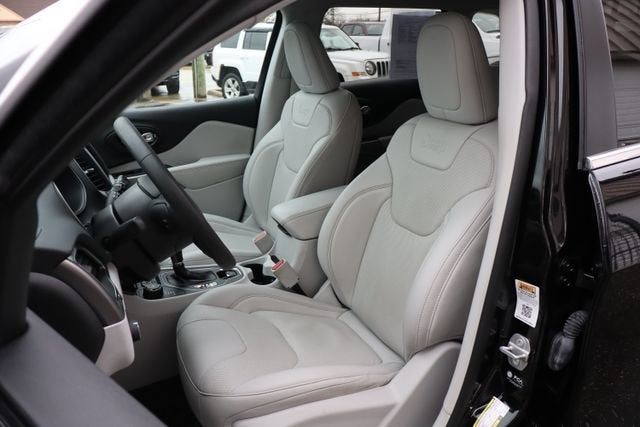 2022 Jeep Cherokee Latitude Lux