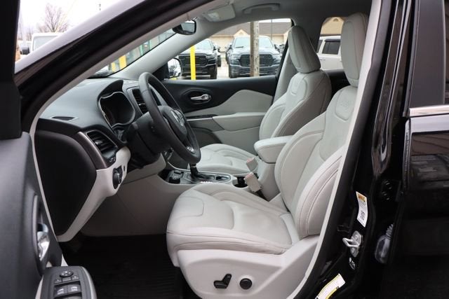 2022 Jeep Cherokee Latitude Lux