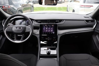 2026 Jeep Grand Cherokee Laredo