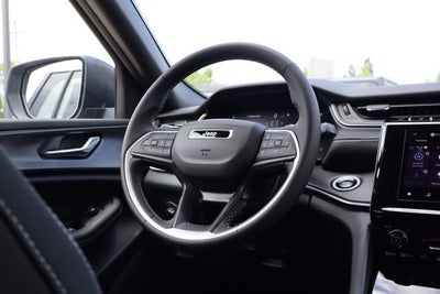 2026 Jeep Grand Cherokee Laredo