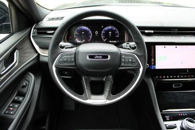 2026 Jeep Grand Cherokee Laredo Altitude