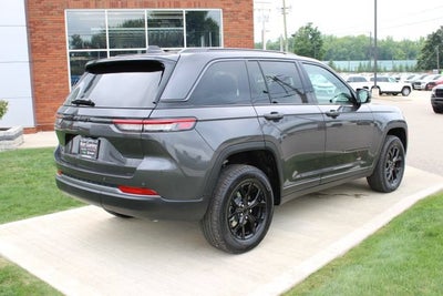2026 Jeep Grand Cherokee Laredo Altitude