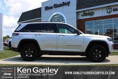 2026 Jeep Grand Cherokee Laredo Altitude
