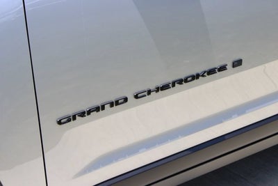 2026 Jeep Grand Cherokee Laredo Altitude