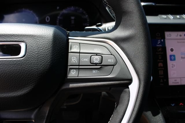 2026 Jeep Grand Cherokee Laredo Altitude