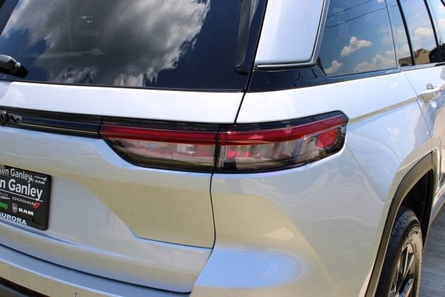 2026 Jeep Grand Cherokee Laredo Altitude