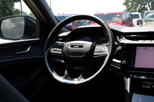 2026 Jeep Grand Cherokee Laredo Altitude