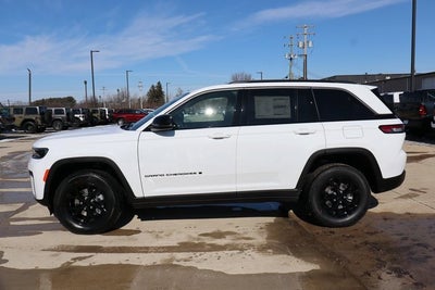 2026 Jeep Grand Cherokee Laredo Altitude