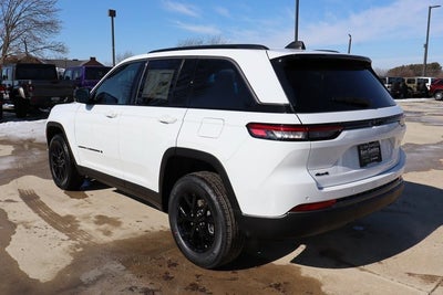2026 Jeep Grand Cherokee Laredo Altitude