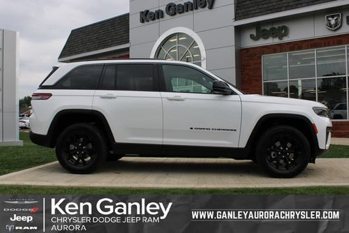 2026 Jeep Grand Cherokee Laredo Altitude