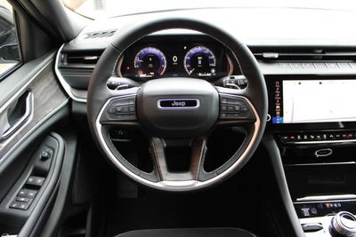 2026 Jeep Grand Cherokee Laredo Altitude