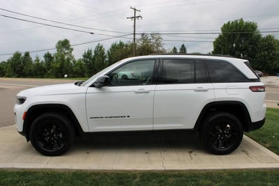 2026 Jeep Grand Cherokee Laredo Altitude