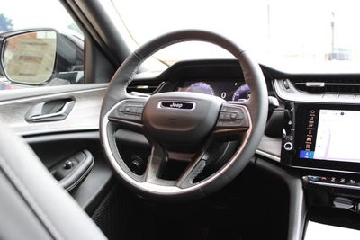 2026 Jeep Grand Cherokee Laredo Altitude