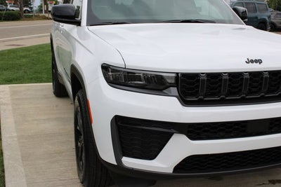 2026 Jeep Grand Cherokee Laredo Altitude