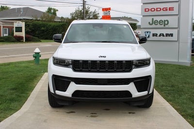 2026 Jeep Grand Cherokee Laredo Altitude