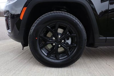 2026 Jeep Grand Cherokee Laredo Altitude