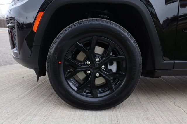 2026 Jeep Grand Cherokee Laredo Altitude