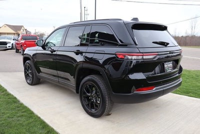 2026 Jeep Grand Cherokee Laredo Altitude