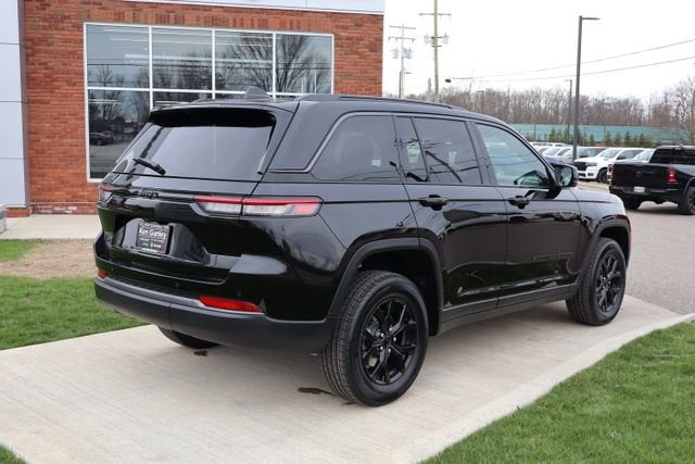 2026 Jeep Grand Cherokee Laredo Altitude