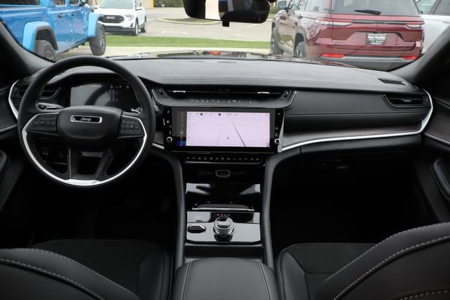 2026 Jeep Grand Cherokee Laredo Altitude