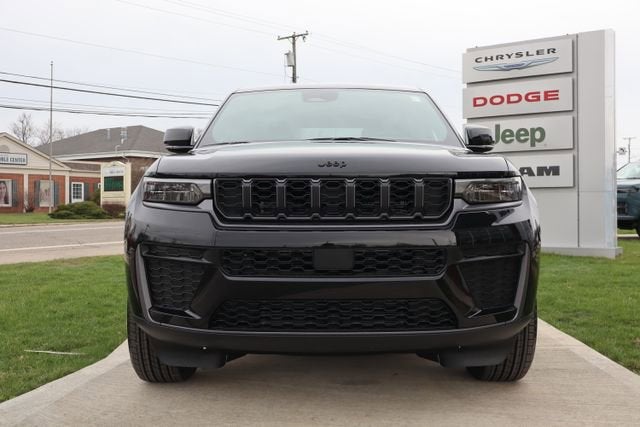 2026 Jeep Grand Cherokee Laredo Altitude