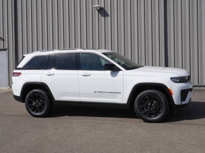 2026 Jeep Grand Cherokee Laredo Altitude