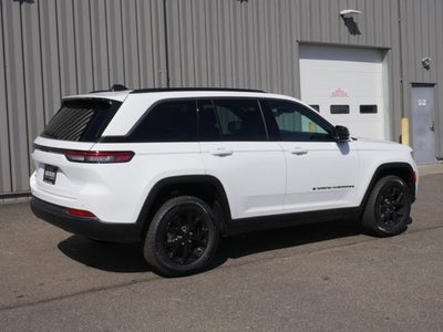 2026 Jeep Grand Cherokee Laredo Altitude