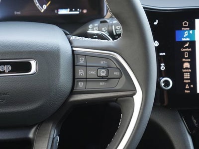 2026 Jeep Grand Cherokee Laredo Altitude