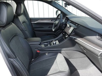 2026 Jeep Grand Cherokee Laredo Altitude