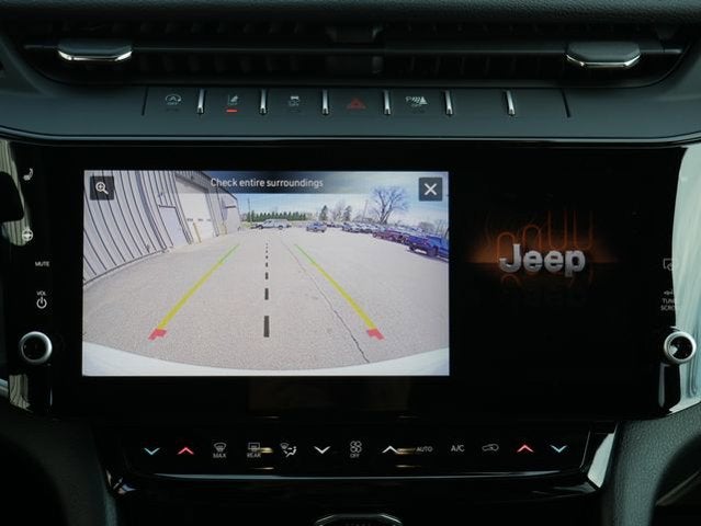 2026 Jeep Grand Cherokee Laredo Altitude