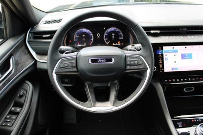2026 Jeep Grand Cherokee Laredo Altitude