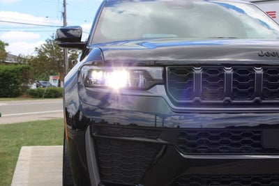 2026 Jeep Grand Cherokee Laredo Altitude
