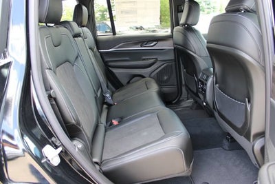 2026 Jeep Grand Cherokee Laredo Altitude