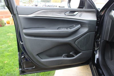 2027 Jeep Grand Cherokee Limited