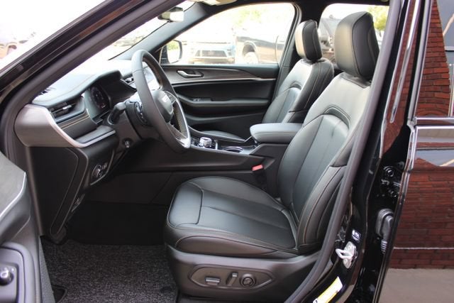 2026 Jeep Grand Cherokee 85th Anniversary Edition