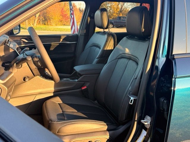 2027 Jeep Grand Cherokee Limited Reserve