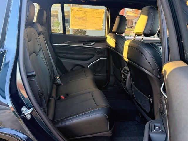 2027 Jeep Grand Cherokee Limited Reserve