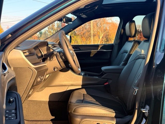 2027 Jeep Grand Cherokee Limited Reserve