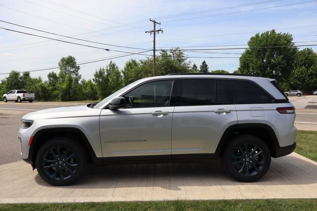 2026 Jeep Grand Cherokee 85th Anniversary Edition