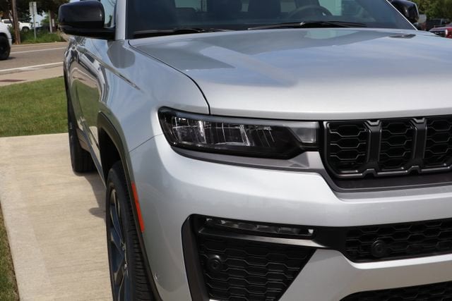 2026 Jeep Grand Cherokee 85th Anniversary Edition