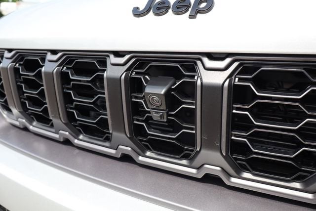 2026 Jeep Grand Cherokee 85th Anniversary Edition