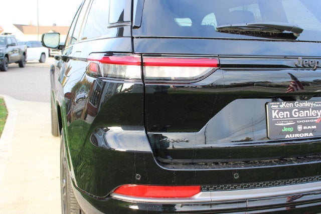2027 Jeep Grand Cherokee Limited Reserve