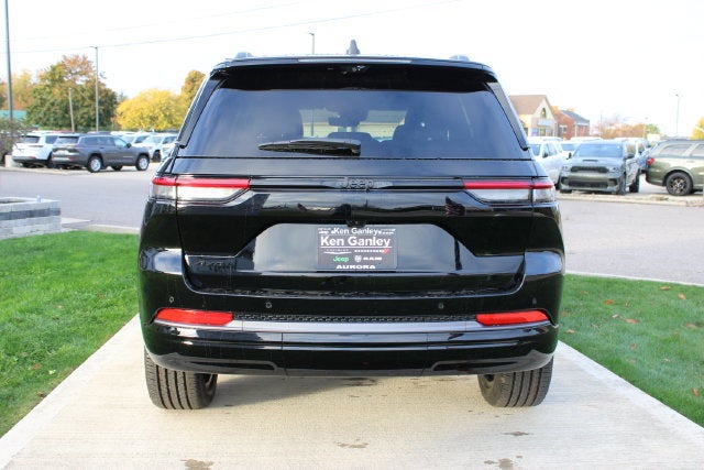 2027 Jeep Grand Cherokee Limited Reserve