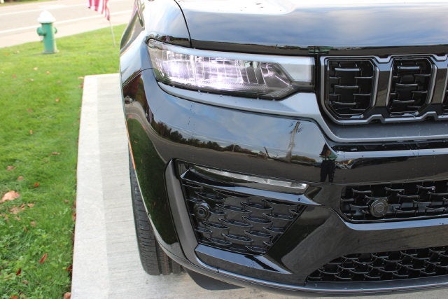 2027 Jeep Grand Cherokee Limited Reserve