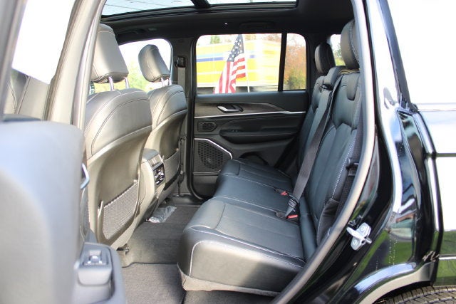 2027 Jeep Grand Cherokee Limited Reserve