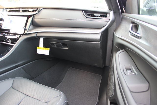 2027 Jeep Grand Cherokee Limited Reserve