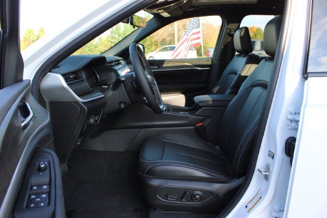 2027 Jeep Grand Cherokee Limited Reserve