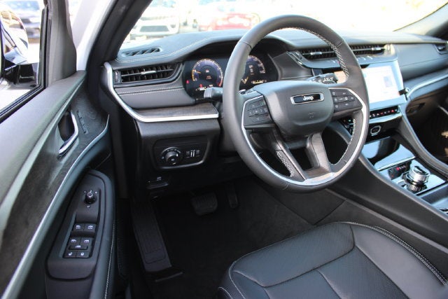 2027 Jeep Grand Cherokee Limited Reserve