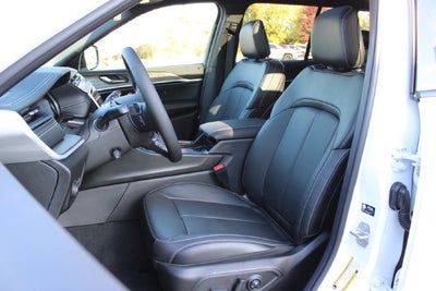 2027 Jeep Grand Cherokee Limited Reserve
