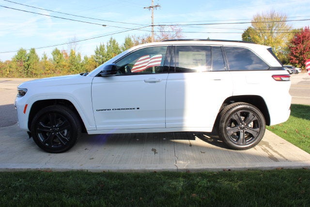 2027 Jeep Grand Cherokee Limited Reserve